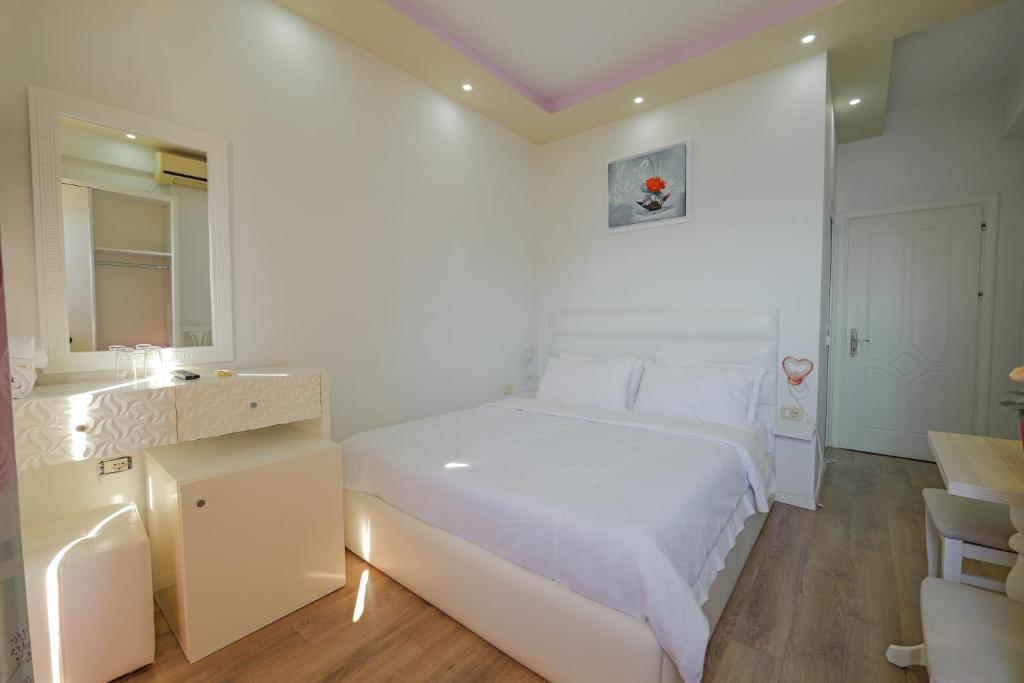 Economy Double Room with Sea View